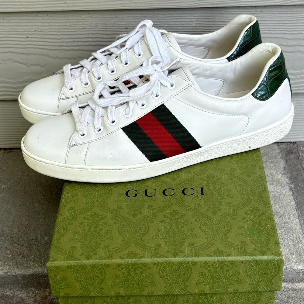 Gucci White Sneakers with Green and Red Stripes